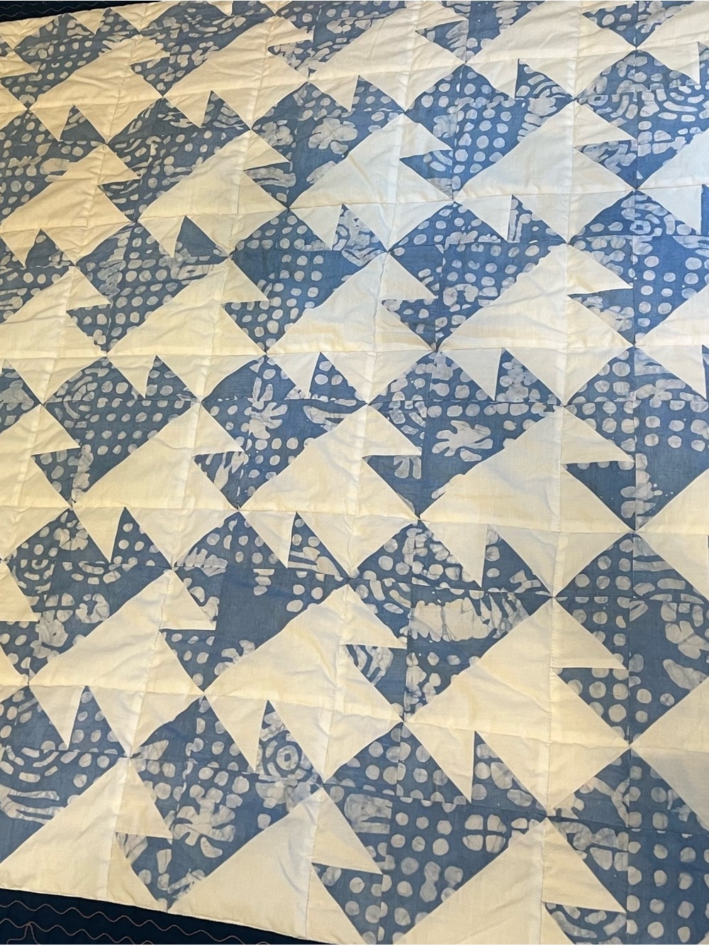 Light Blue and White Quilted Bed Throw - Classic Pattern - 50x70 - Picture 6 of 10